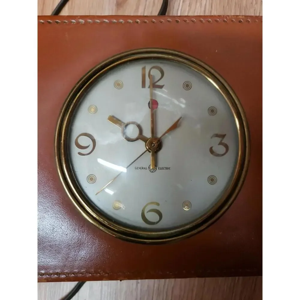 General Electric Alarm Clock 3H172 Style East INDIAN LAMBSKIN USA Made, Antique.